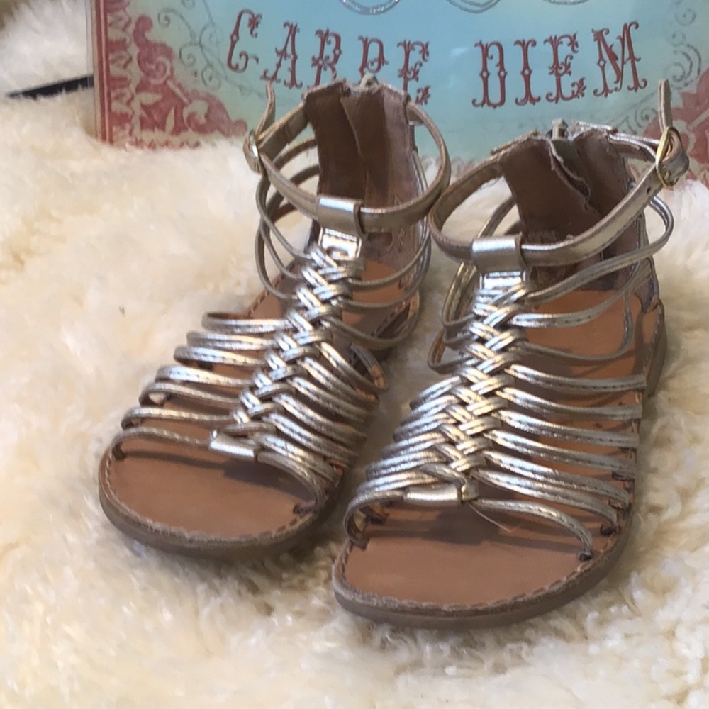 Shiny sandals